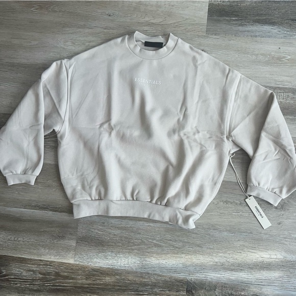 NWT Fear of God Essentials Core Crewneck in Silver Cloud - Picture 10 of 12